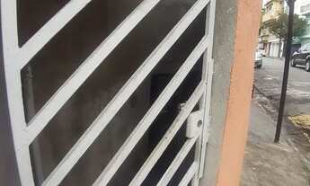 Imagem 2: Alugo um comodo numa rua em frente schoppig Taboão da serra sao paulo 450,00