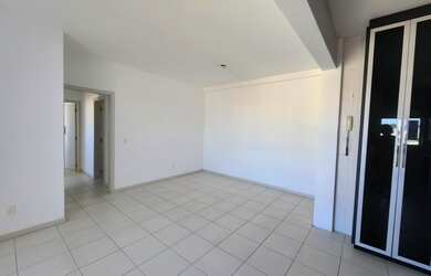 Imagem 7: Apartamento para venda tem 83 metros quadrados com 3 quartos em Capoeiras - Florianópolis