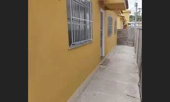 Imagem: Casa recém-reformada com garagem coberta