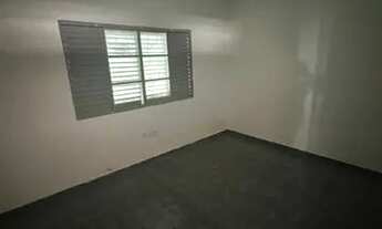 Imagem 7: Casa para aluguel e venda possui 236 metros quadrados com 5 quartos