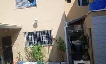 Imagem 6: Casa com piscina. 2 dorm, 4 vagas de garagem