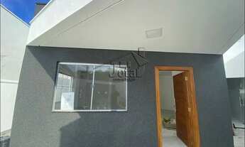 Imagem 2: Casa de 105 m² de área construída com 3 quartos(st) no bairro Castanheiras