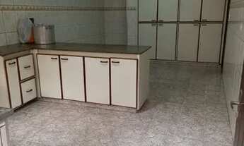 Imagem 3: Casa de três quartos, Sala, Cozinha ampla, garagem e quintal