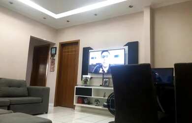 Imagem 3: Duas casas a venda