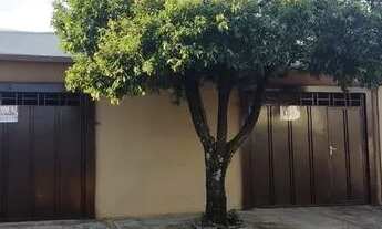 Imagem: Duas casas, frente e fundo