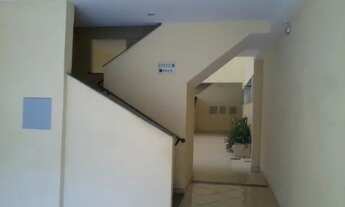 Imagem 3: Taxas inclusas, perto UFJF, quitinete, c/ou s/gar, bem iluminada, piso frio