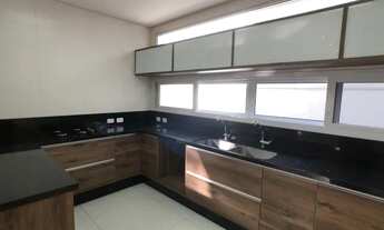 Imagem 7: Casa de condomínio para aluguel tem 400 metros quadrados com 4 quartos