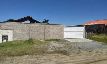 Imagem 2: Vendo ou troco casa com piscina e a 300mts da praia-Balneário Barra do Sul