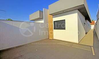 Imagem 5: CASA à venda com piscina e 2 quartos em Itanhaém, no bairro Tupy