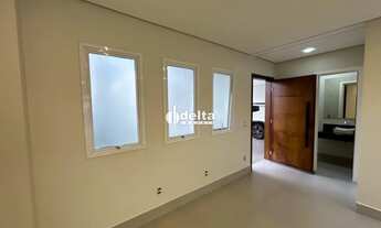 Imagem 3: Casa estilo sobrado em condomínio com 4 quartos sendo 2 suítes disponível para locação no