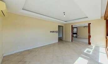 Imagem 4: Apartamento semimobiliado com 197 m² privativos, 3 dormitórios (sendo 1 suíte) e 2 vagas