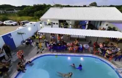 Imagem 4: Vendo Salão de festa / sitio