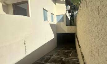 Imagem 2: Casa em Jacareí 5 salas 4 banheiros e grande garagem subsolo