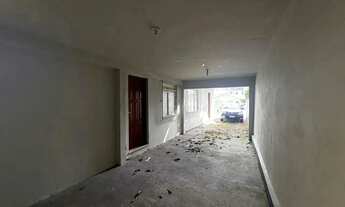 Imagem 7: Casa com viabilidade comercial e residencial, com 107 m² de área construída, localizada de