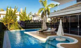 Imagem 3: Imóvel para venda possui 781 metros quadrados com 5 quartos