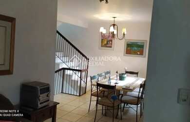 Imagem 3: CASA DE TRÊS DORMITÓRIOS , DUAS SUÍTES E TRÊS VAGAS DE GARAGEM NO CENTRO DE CANOAS