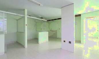 Imagem 4: Imóvel para aluguel e venda possui 360 metros quadrados com 8 quartos