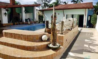 Imagem: Casa térrea a venda no centro de Bertioga