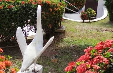 Imagem 3: Casa térrea, com 3/4, uma suíte, terreno amplo, condomínio, Estrada do Coco, Lauro de Frei