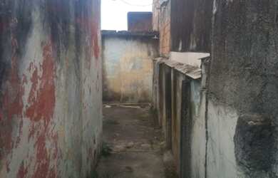 Imagem 2: Vando uma casa Casa com 1 dormitório