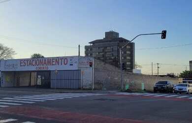 Imagem 4: Terreno de esquina na Rua Xv de Novembro, em frente ao Supermercado Muffato em São José do