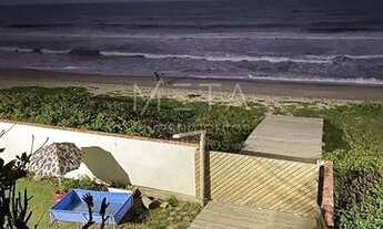 Imagem 2: Casa Frente Mar Casa com 2 dormitórios