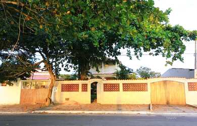 Imagem 5: Linda Casa duplex de frente para Lagoa em Saquarema - Salão de Jogos, Piscina, Quadra de F