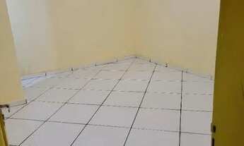 Imagem 2: Alugo- kitnet Casa com 1 dormitório