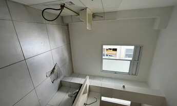 Imagem 4: Apartamento com dois quartos e box no banheiro