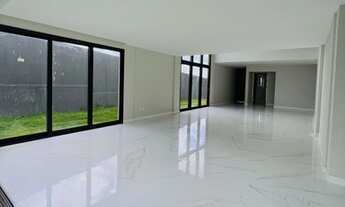 Imagem 7: Casa novinha, recém construída no Alphaville