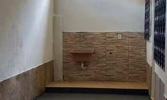 Imagem 7: Rocha Miranda Apartamento térreo possui 48 metros quadrados com 2 quartos prox ao mercado