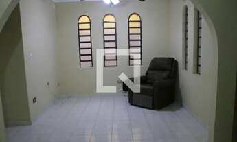 Imagem 2: Casa para Aluguel - Itaquera, 4 Quartos, 215 m2