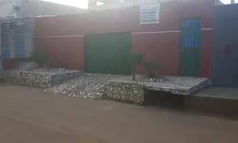 Imagem 1: Vendo excelente terreno com duas casas