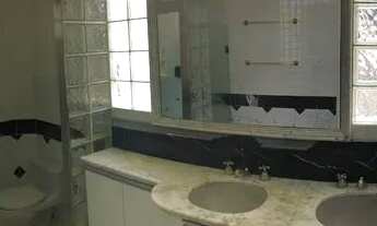 Imagem 3: Casa de condomínio sobrado para aluguel tem 520 metros quadrados com 6 quartos