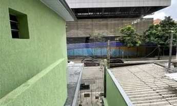 Imagem 2: Sobrado Residencial e Comercial. Fluxo de automóveis e pedestres na Vila Mariana. Com Rend