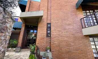 Imagem 2: Excelente residência em rua calma no bairro Pilarzinho com 302 m²