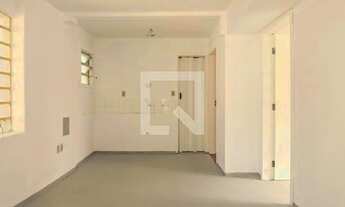 Imagem: Casa para Aluguel - Floresta, 2 Quartos