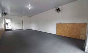 Imagem 3: Sala comercial disponível para locação, no bairro Mato Alto-Araranguá. A sala comercial p