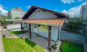 Imagem: CASA EM ÓTIMA LOCALIZAÇÃO NA VILA NOVA