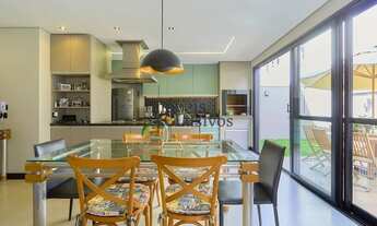 Imagem 2: Casa em condomínio em Santa Felicidade. Conforto, estilo e excelente localização!