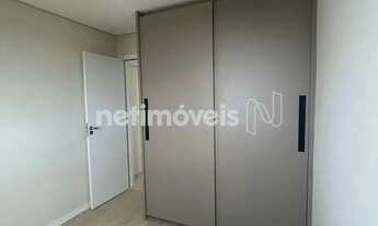 Imagem 7: Excelente apartamento, com 56 m²;. 02 quartos com armários, piso em laminado, sendo 01 suí