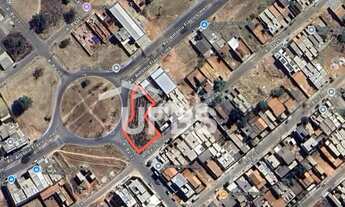 Imagem: Terreno com aptidão comercial e residencial