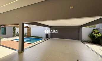 Imagem 5: Casa residencial com 3 suítes disponível para locação no bairro Umuarama em Uberlândia-MG