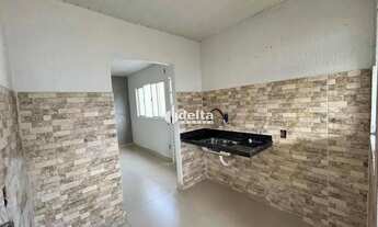 Imagem 6: Casa com 2 quartos disponível para locação no bairro Residencial Pequis em Uberlândia-MG