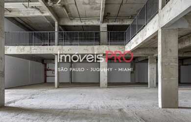 Imagem 4: Loja com pé direito alto no Jardins | 1328m²