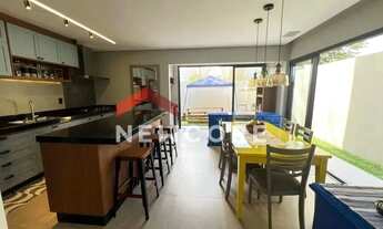 Imagem: Casa de condomínio em Estrada Soberana