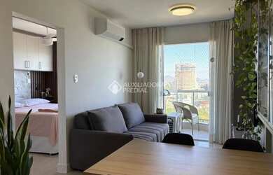 Imagem 3: Oportunidade Imperdível no Centro de Balneário Piçarras com Vista para o Mar!