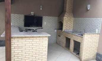 Imagem 2: Casa simples com quintal