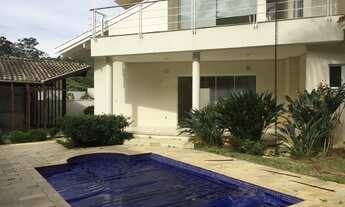 Imagem 2: Casa de condomínio para venda possui 540 metros quadrados com 5 quartos