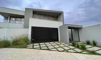 Imagem 7: Casa para venda tem 220 metros quadrados com 3 quartos em Centro - Varginha - MG